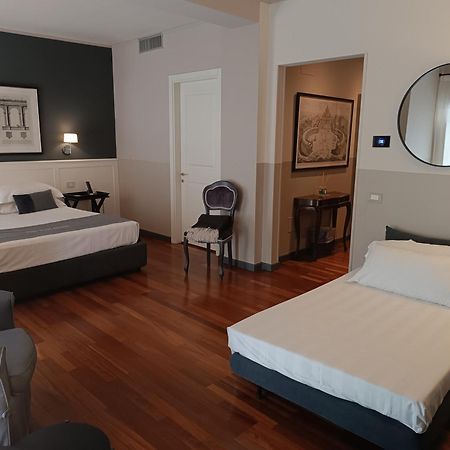 לוקה The Tuscanian Hotel מראה חיצוני תמונה