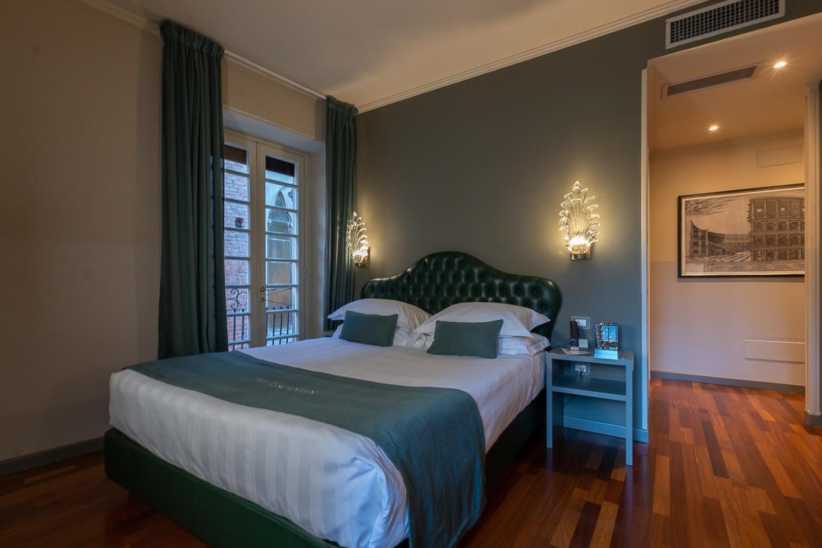 לוקה The Tuscanian Hotel מראה חיצוני תמונה