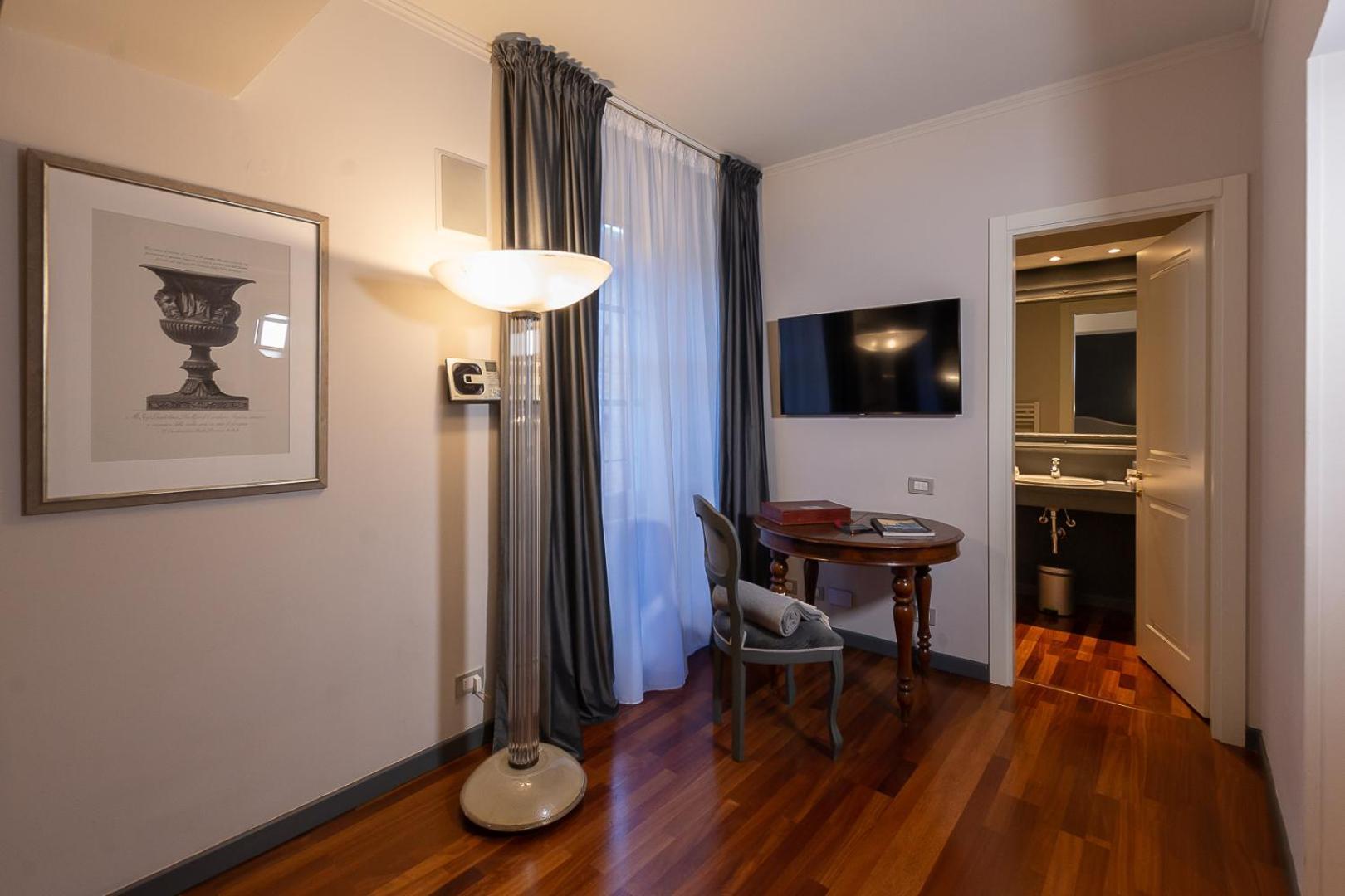 לוקה The Tuscanian Hotel מראה חיצוני תמונה