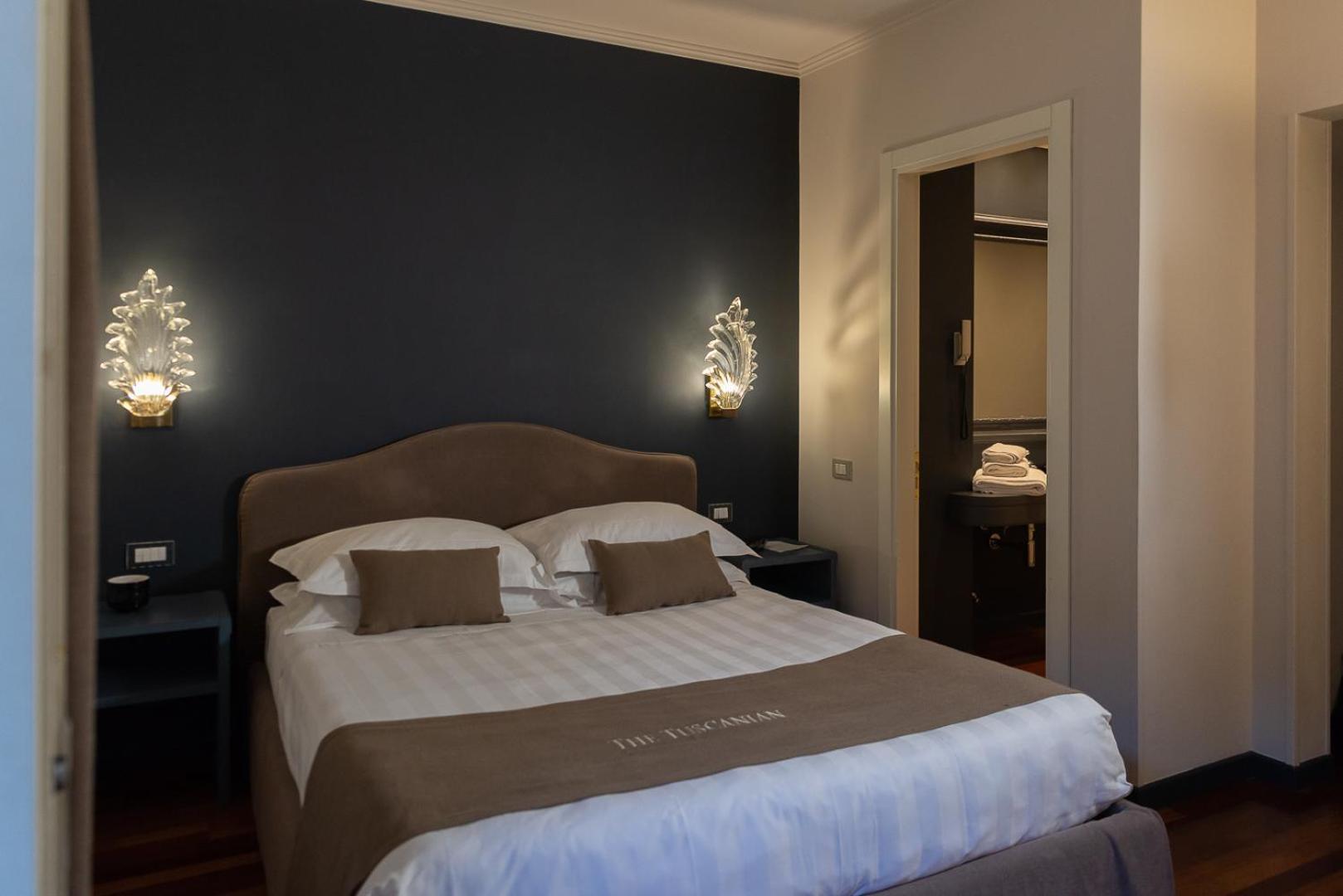 לוקה The Tuscanian Hotel מראה חיצוני תמונה