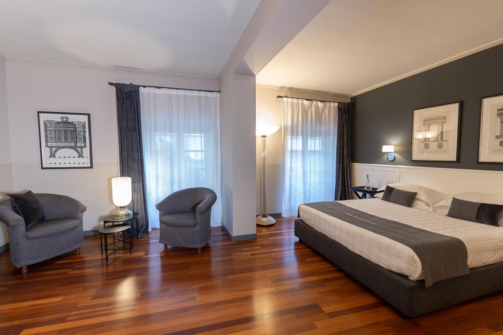 לוקה The Tuscanian Hotel מראה חיצוני תמונה