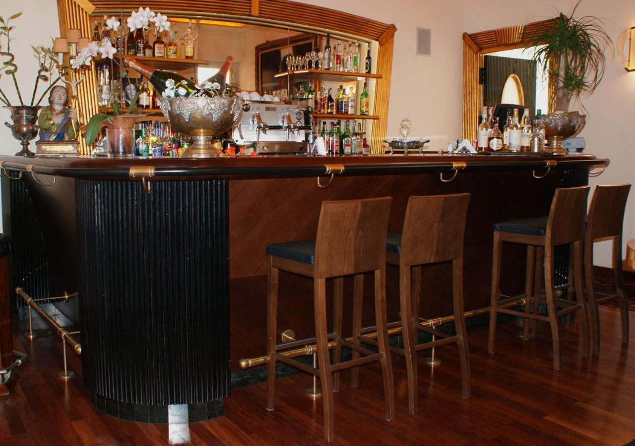 לוקה The Tuscanian Hotel מראה חיצוני תמונה